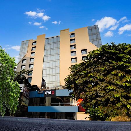 Hotel O Neek Palace Ахмедабад Екстер'єр фото